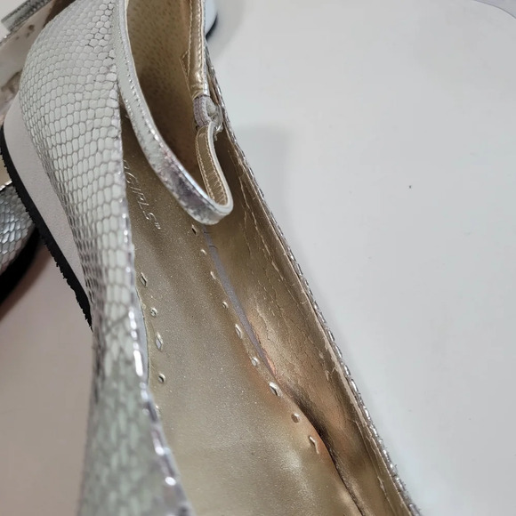 BCBG Silver Pauline Ankle Strap Wedge Shoes Size Women's 9.5 NEW with Defects - Picture 10 of 12